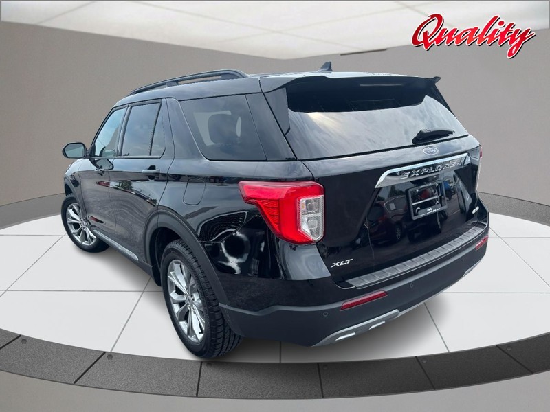 Ford Explorer Vehicle Image 05