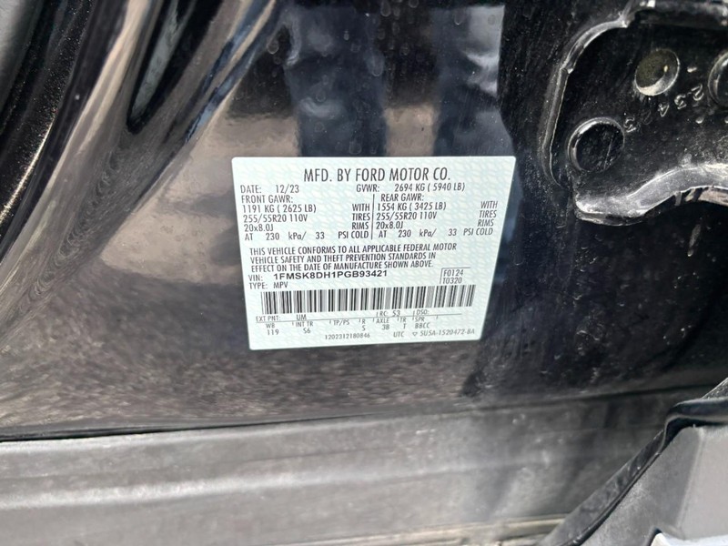 Ford Explorer Vehicle Image 17