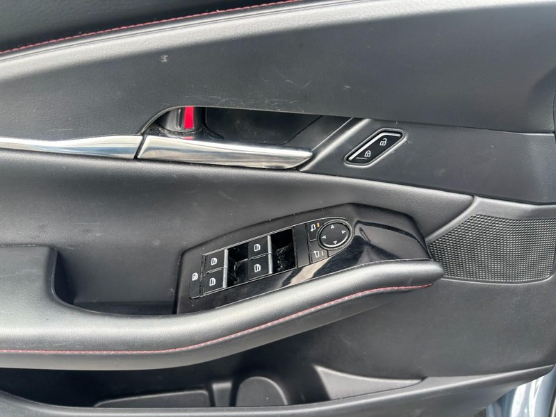 Mazda CX-30 Vehicle Image 09