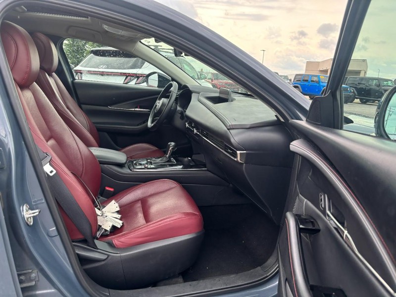 Mazda CX-30 Vehicle Image 11