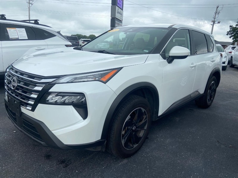 Nissan Rogue Vehicle Image 03