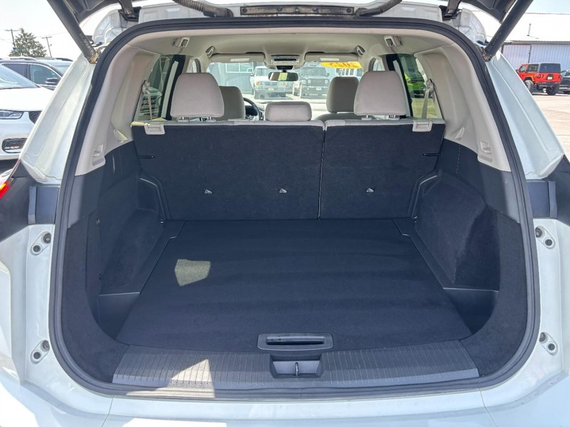Nissan Rogue Vehicle Image 06