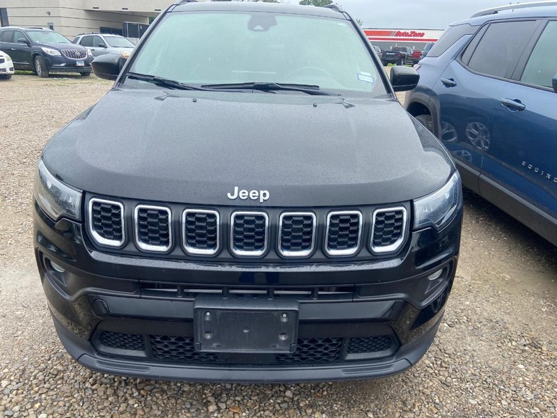 Jeep Compass Vehicle Image 02