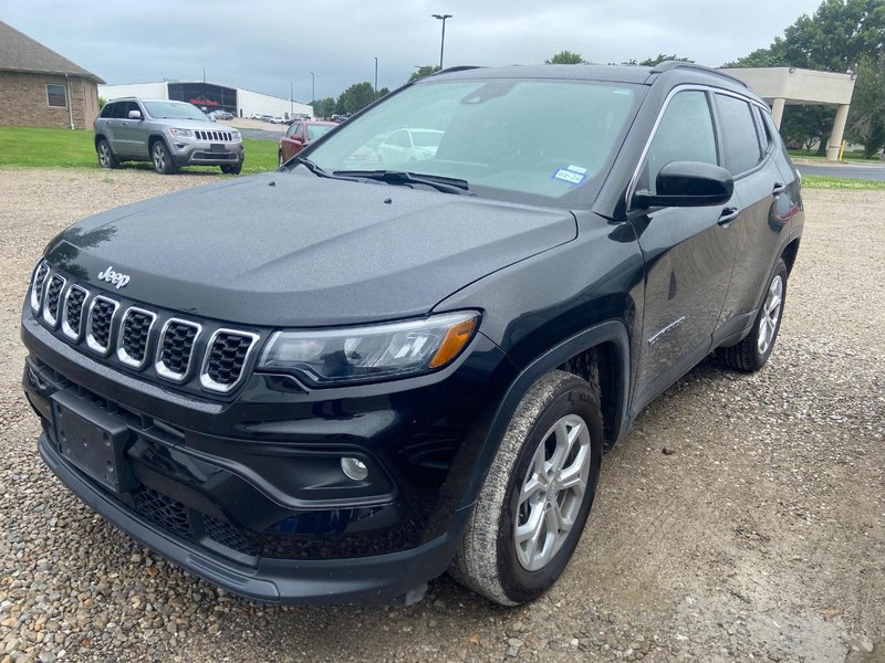 Jeep Compass Vehicle Image 03