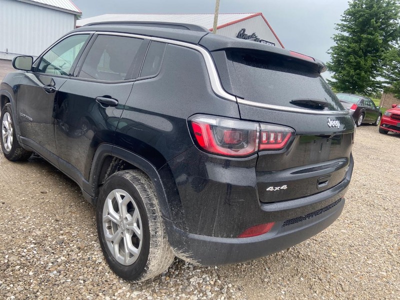 Jeep Compass Vehicle Image 04
