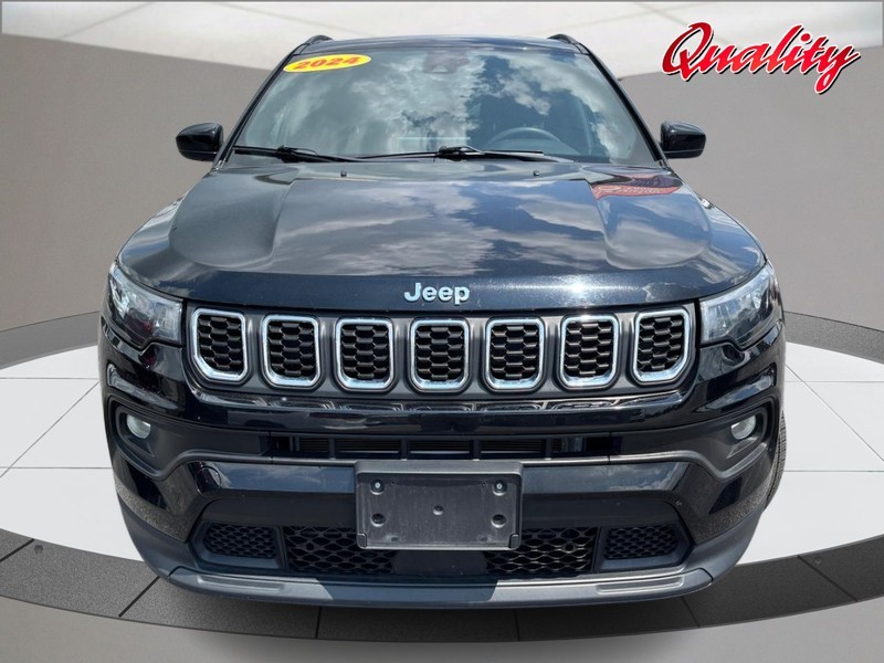 Jeep Compass Vehicle Image 10