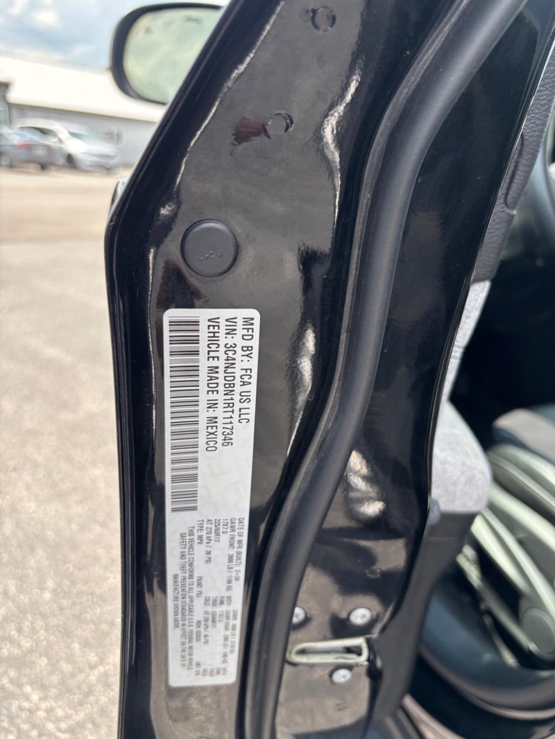 Jeep Compass Vehicle Image 17