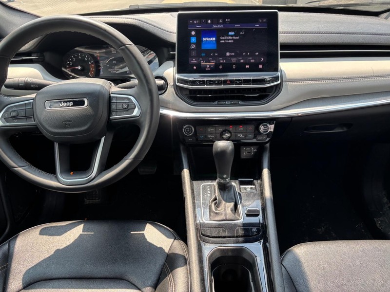 Jeep Compass Vehicle Image 13