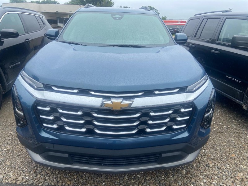 Chevrolet Equinox Vehicle Full-screen Gallery Image 02