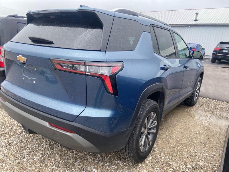 Chevrolet Equinox Vehicle Full-screen Gallery Image 05