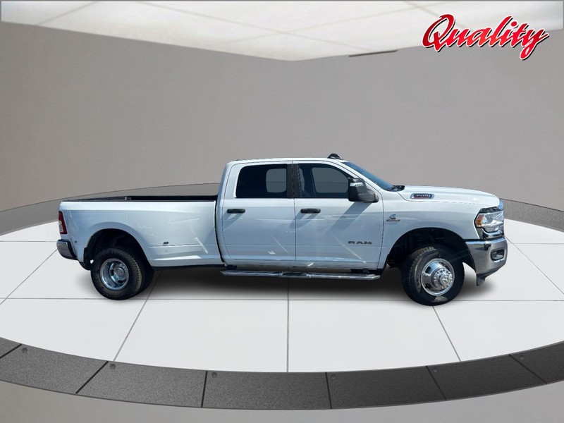 Ram 3500 Vehicle Image 02