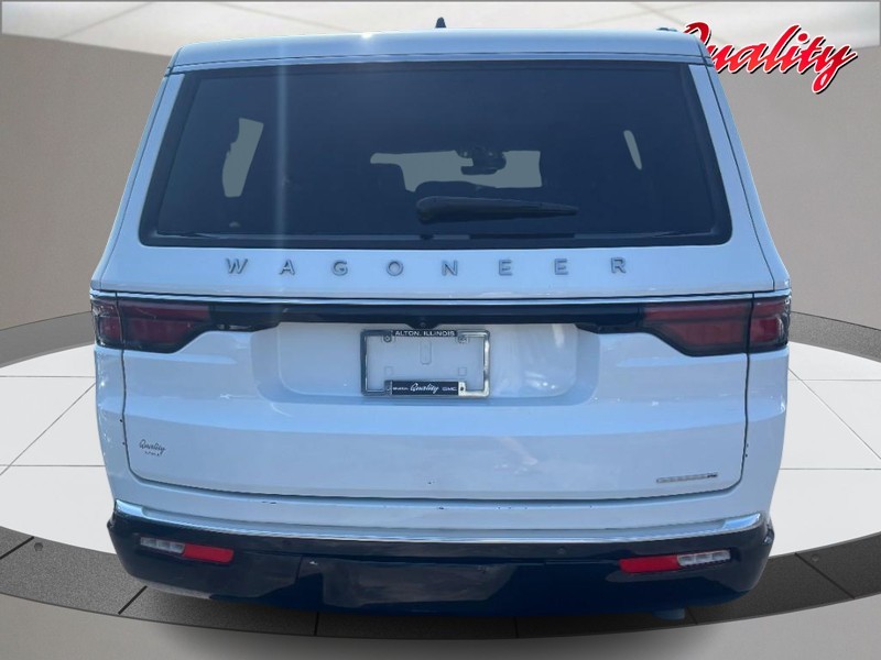 Jeep Wagoneer Vehicle Image 04