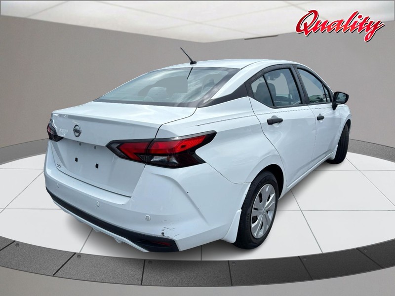 Nissan Versa Vehicle Image 03