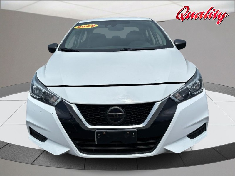 Nissan Versa Vehicle Image 10
