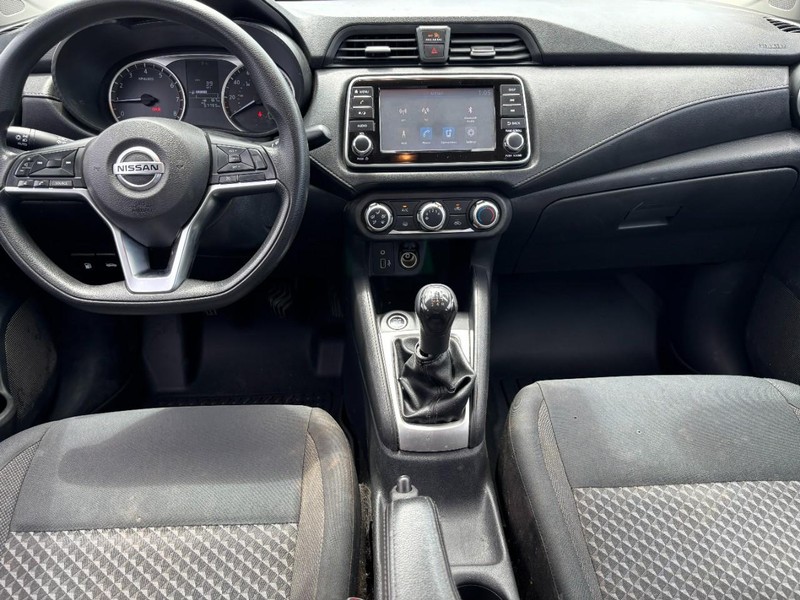 Nissan Versa Vehicle Image 14