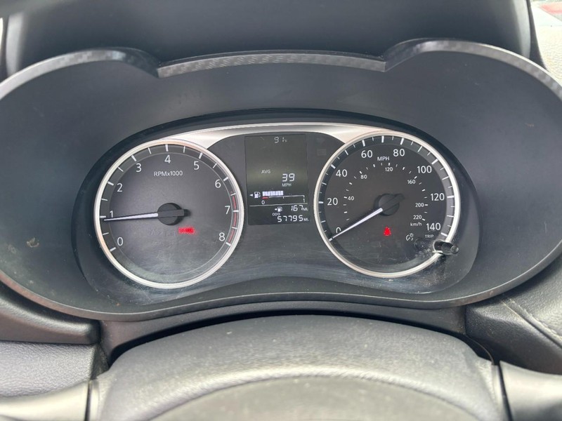 Nissan Versa Vehicle Image 19