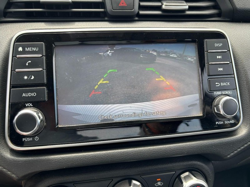 Nissan Versa Vehicle Image 20