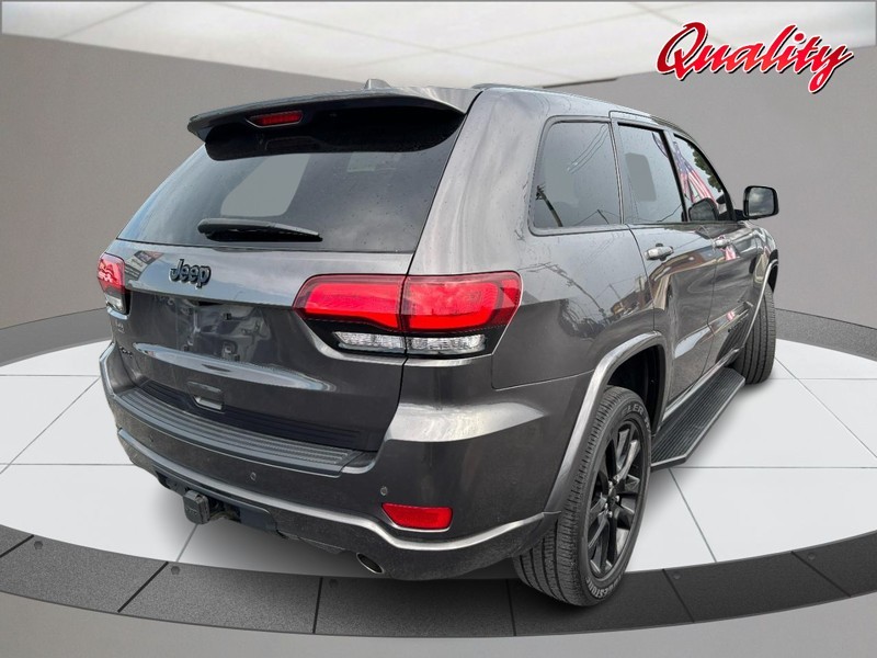 Jeep Grand Cherokee Vehicle Image 03