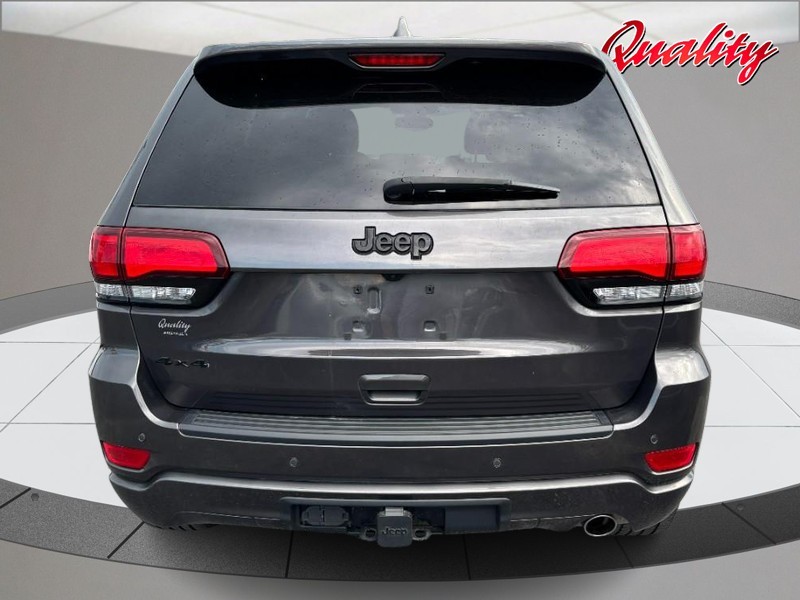 Jeep Grand Cherokee Vehicle Image 04