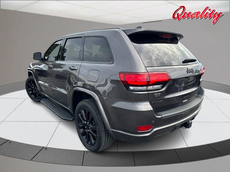 Jeep Grand Cherokee Vehicle Image 05