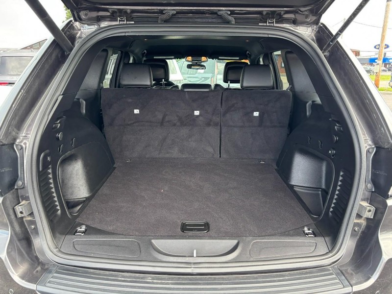 Jeep Grand Cherokee Vehicle Image 06