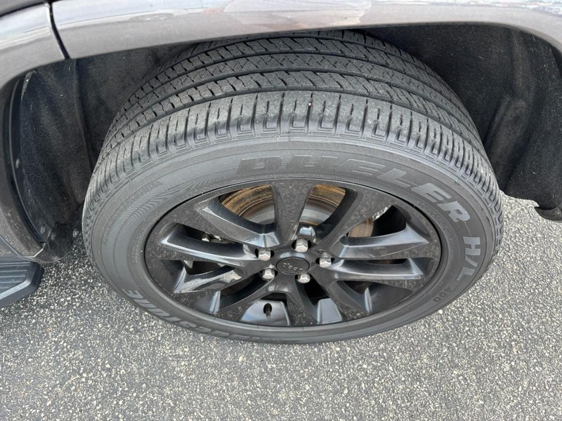 Jeep Grand Cherokee Vehicle Image 07