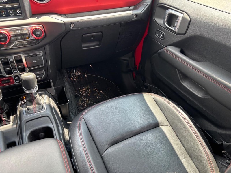 Jeep Gladiator Vehicle Image 16