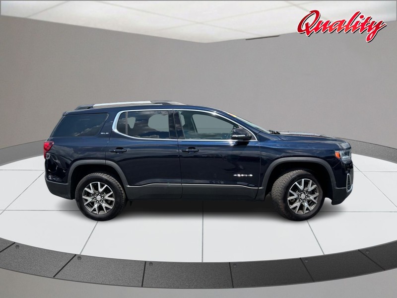 GMC Acadia Vehicle Image 02
