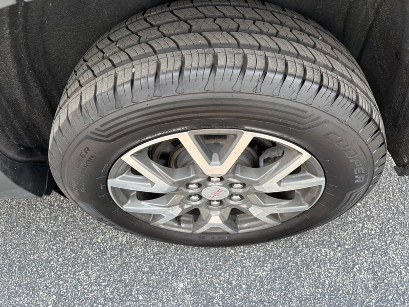 GMC Acadia Vehicle Image 07