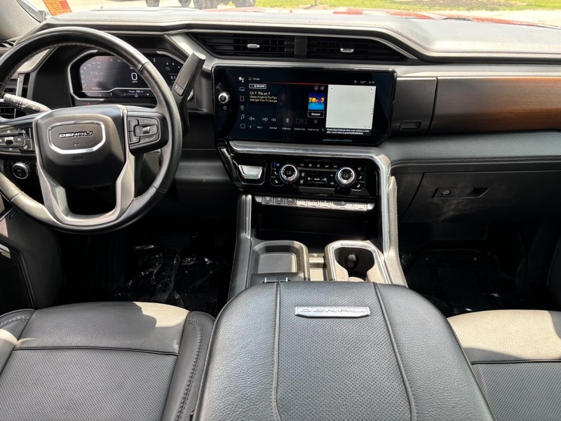 GMC Sierra 3500HD Vehicle Image 13