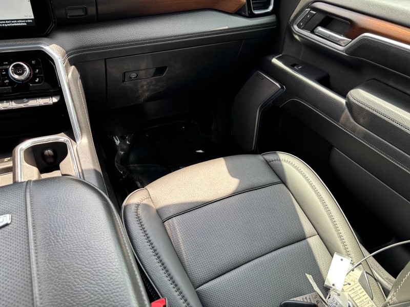 GMC Sierra 3500HD Vehicle Image 16