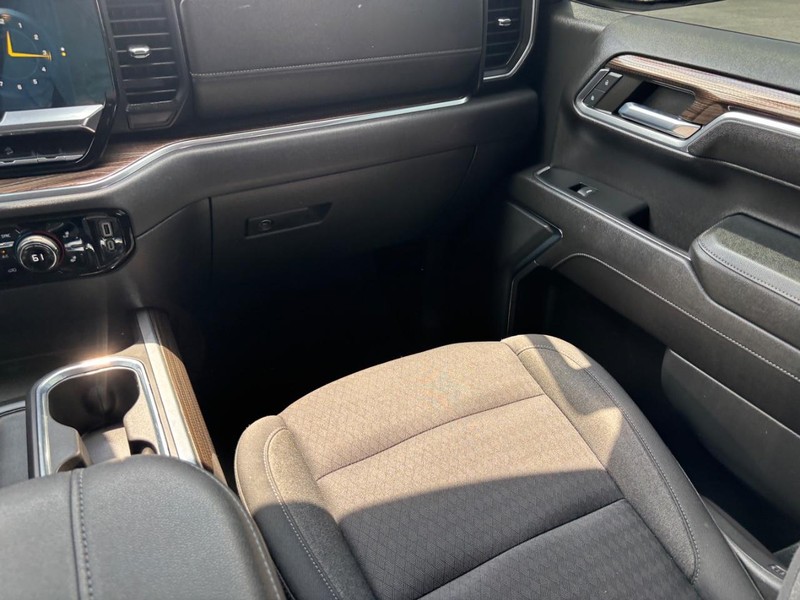 Chevrolet Silverado 1500 Vehicle Image 16