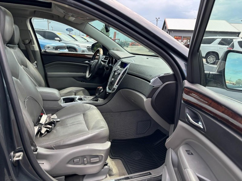Cadillac SRX Vehicle Image 11