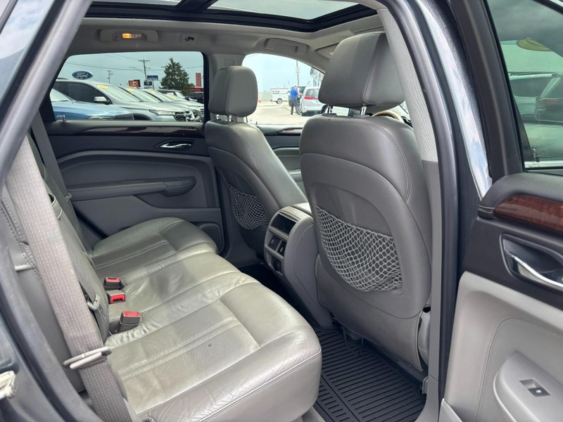 Cadillac SRX Vehicle Image 12