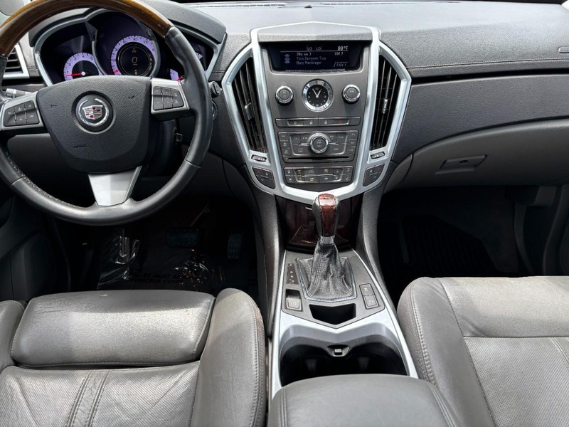 Cadillac SRX Vehicle Image 13