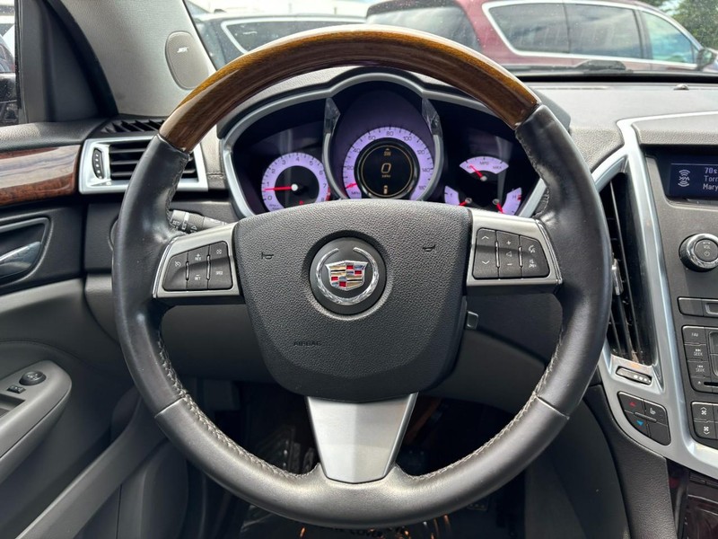Cadillac SRX Vehicle Image 14