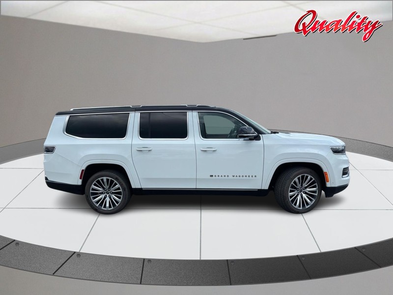 Jeep Grand Wagoneer L Vehicle Image 02