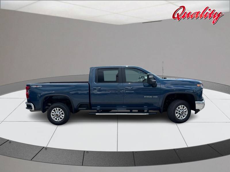 Chevrolet Silverado 2500HD Vehicle Image 02