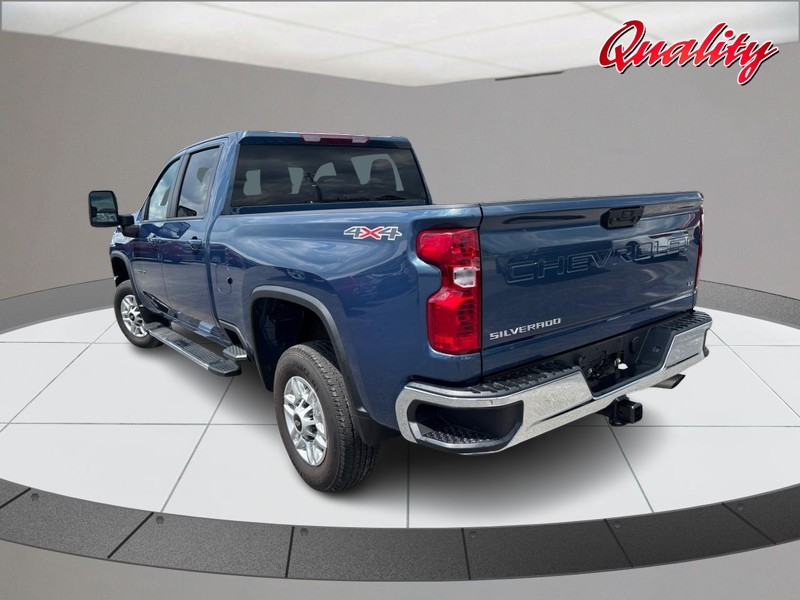 Chevrolet Silverado 2500HD Vehicle Image 05