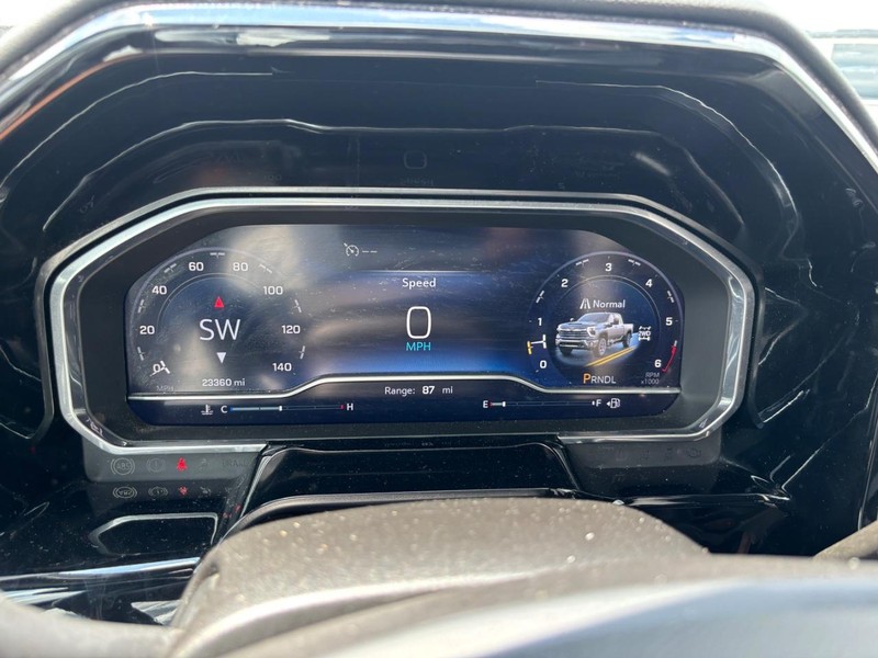 Chevrolet Silverado 2500HD Vehicle Image 18