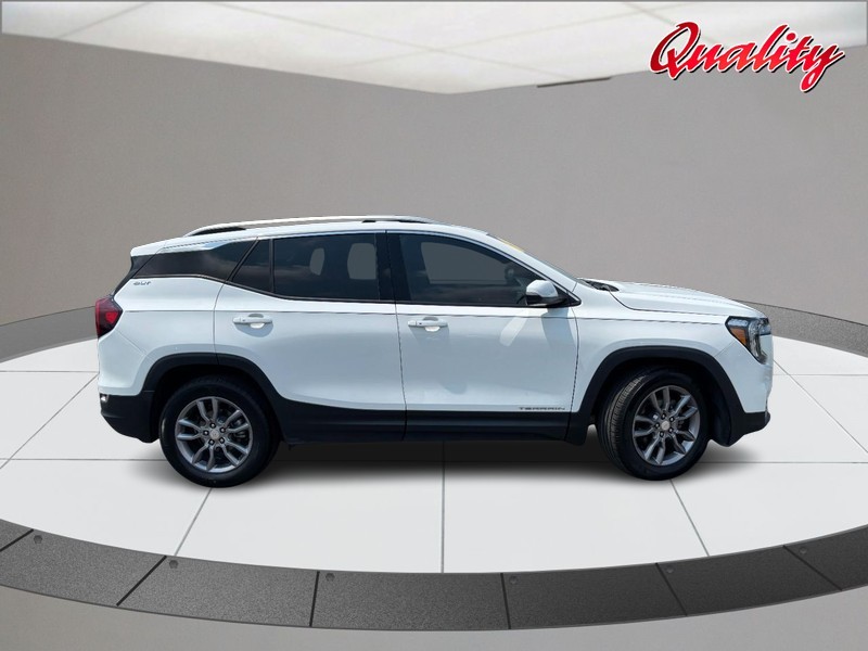 GMC Terrain Vehicle Image 02