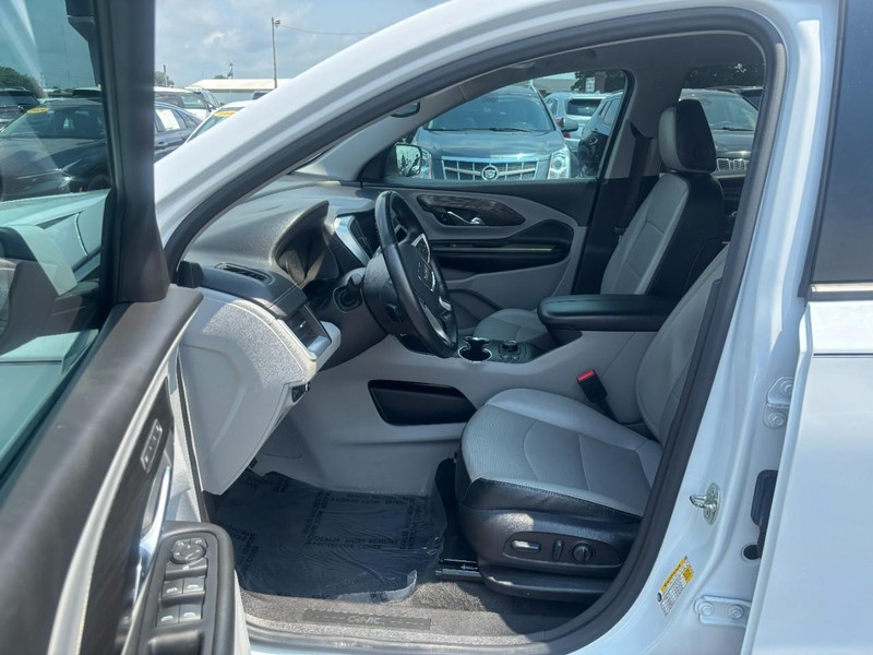 GMC Terrain Vehicle Image 09