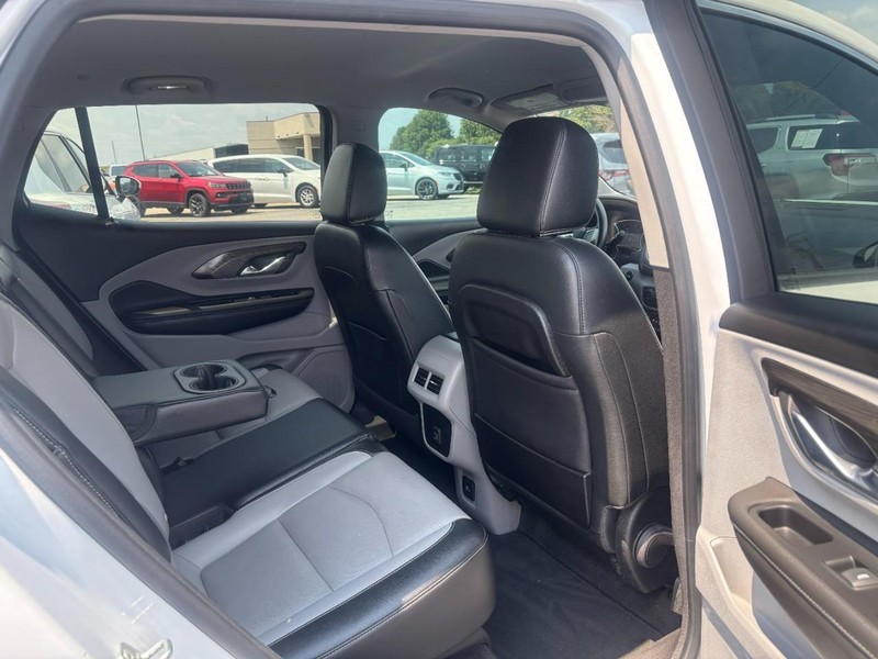 GMC Terrain Vehicle Image 13