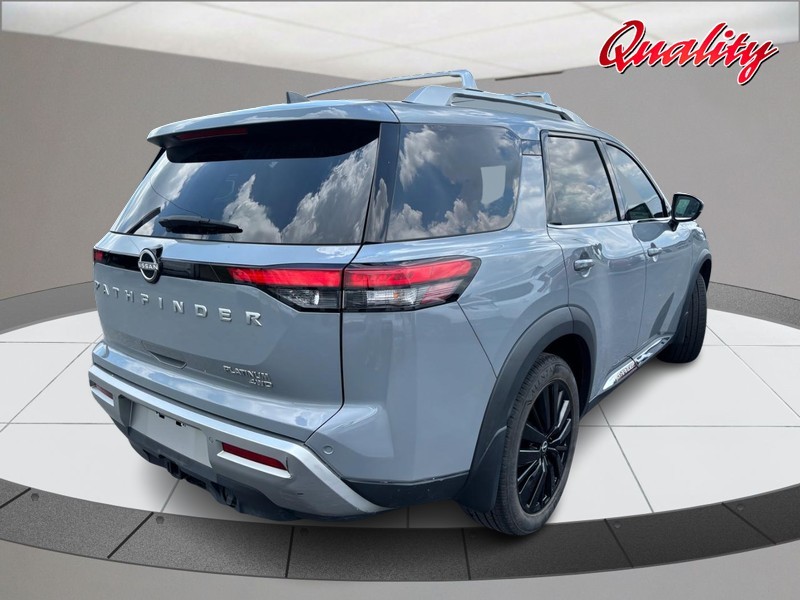 Nissan Pathfinder Vehicle Image 03