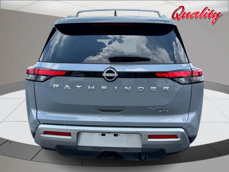 Nissan Pathfinder Vehicle Image 04