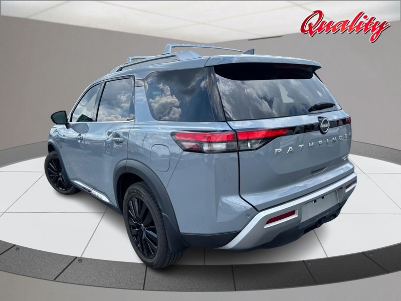 Nissan Pathfinder Vehicle Image 05