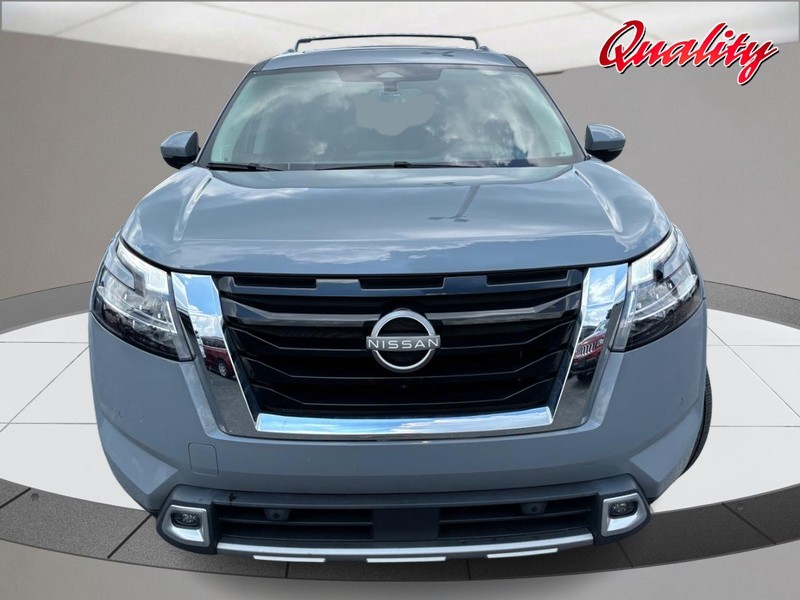 Nissan Pathfinder Vehicle Image 10