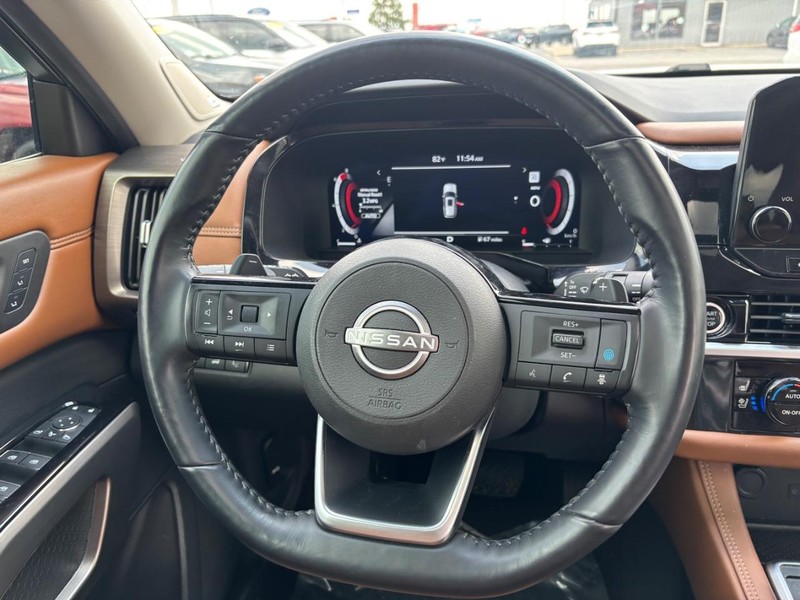 Nissan Pathfinder Vehicle Image 14