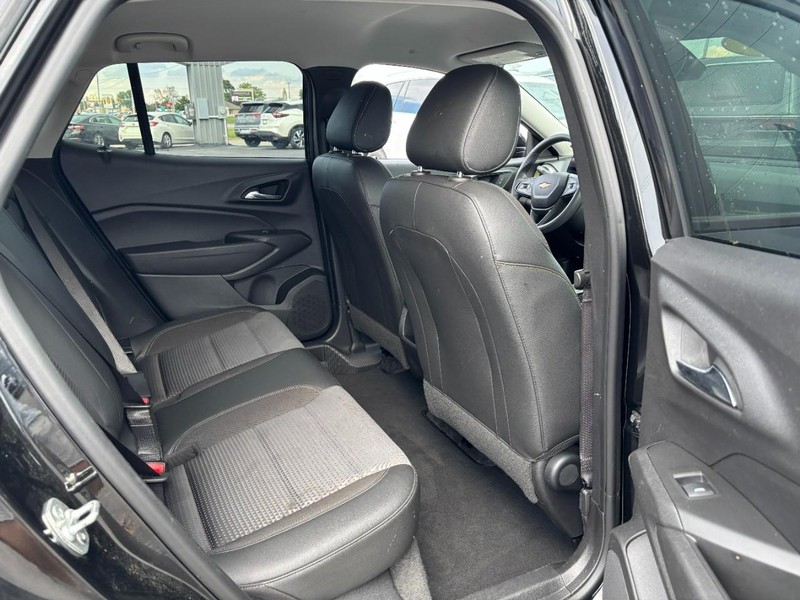 Chevrolet Trax Vehicle Image 11