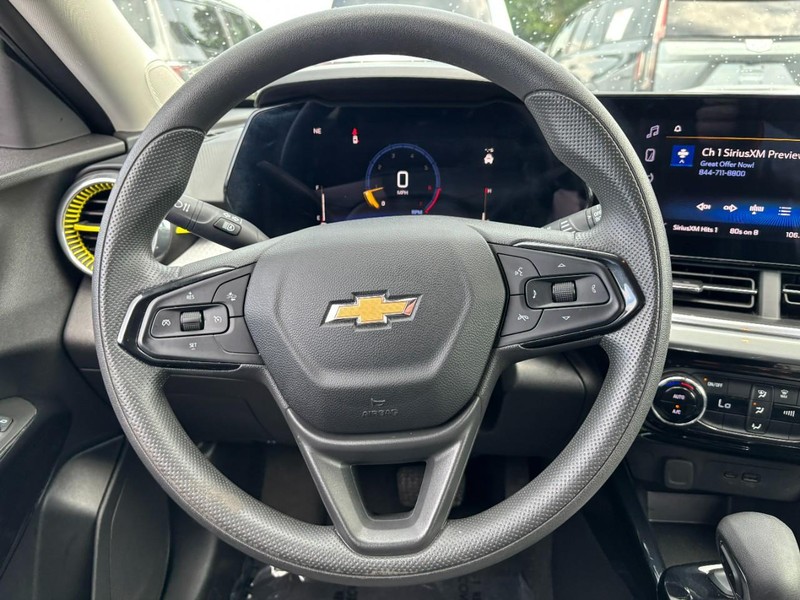Chevrolet Trax Vehicle Image 13
